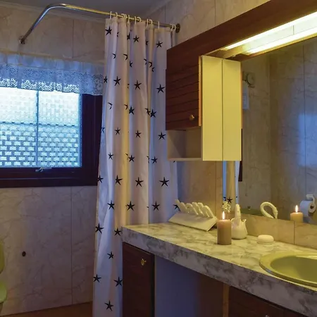 Four Bedroom Holiday In *