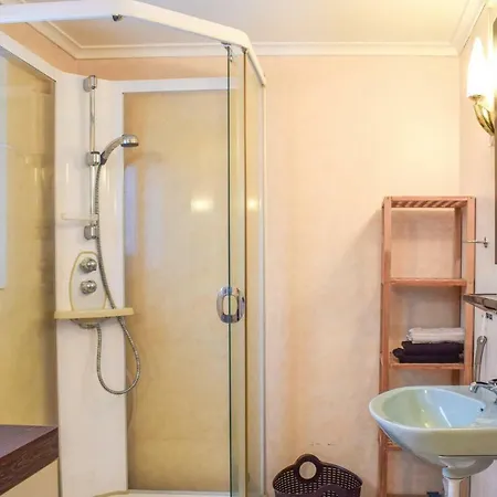 Four Bedroom Holiday In *