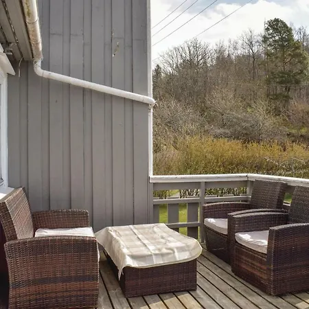 Semesterbostad Four Bedroom Holiday In
