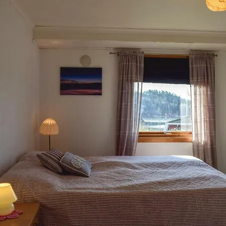 Semesterbostad Four Bedroom Holiday In